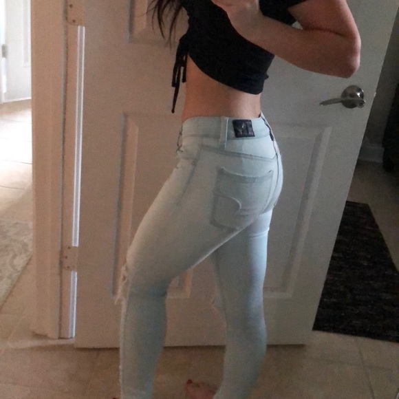 American Eagle light wash jeans - Picture 3 of 5